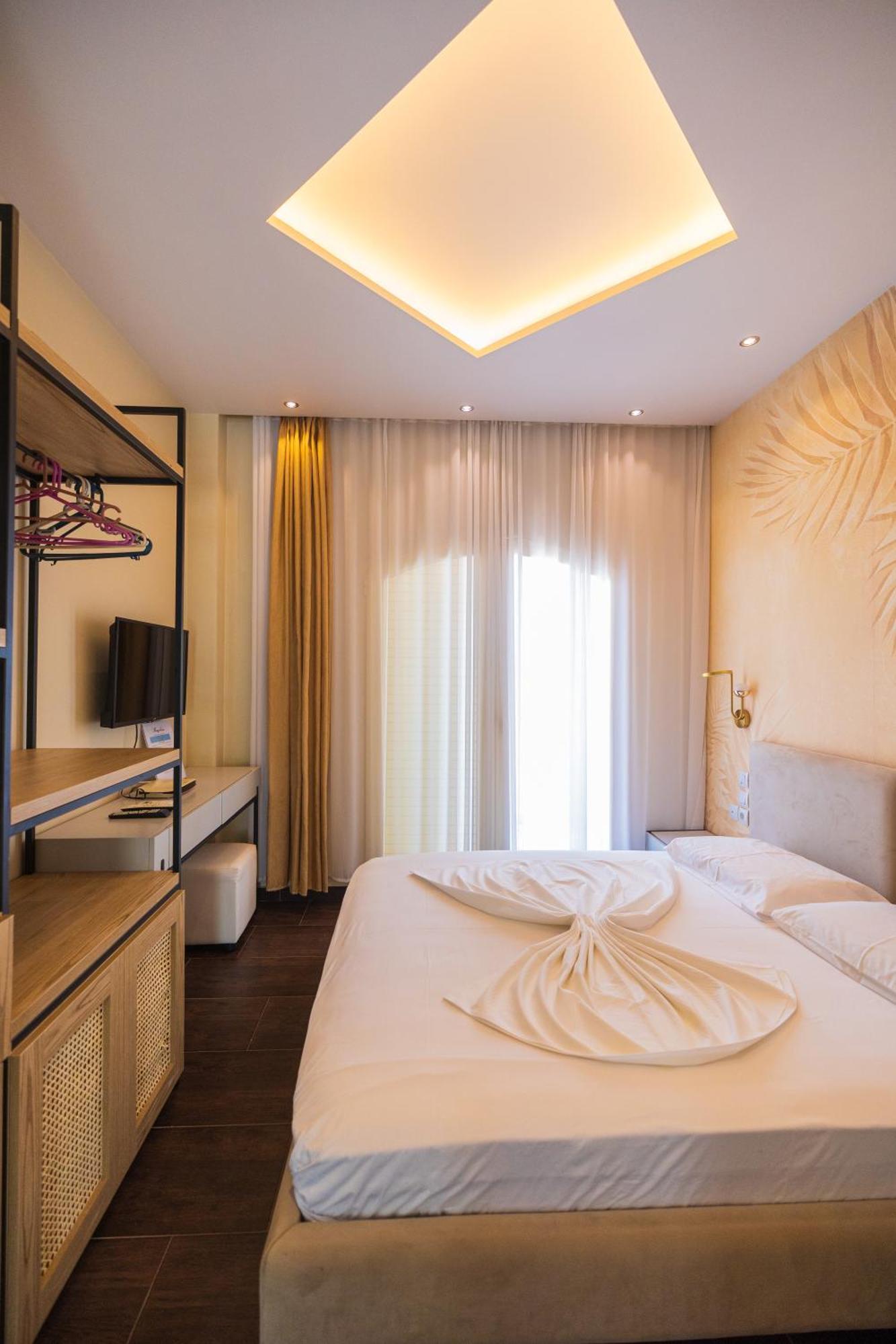 Royal Blue Hotel Дхерми Экстерьер фото