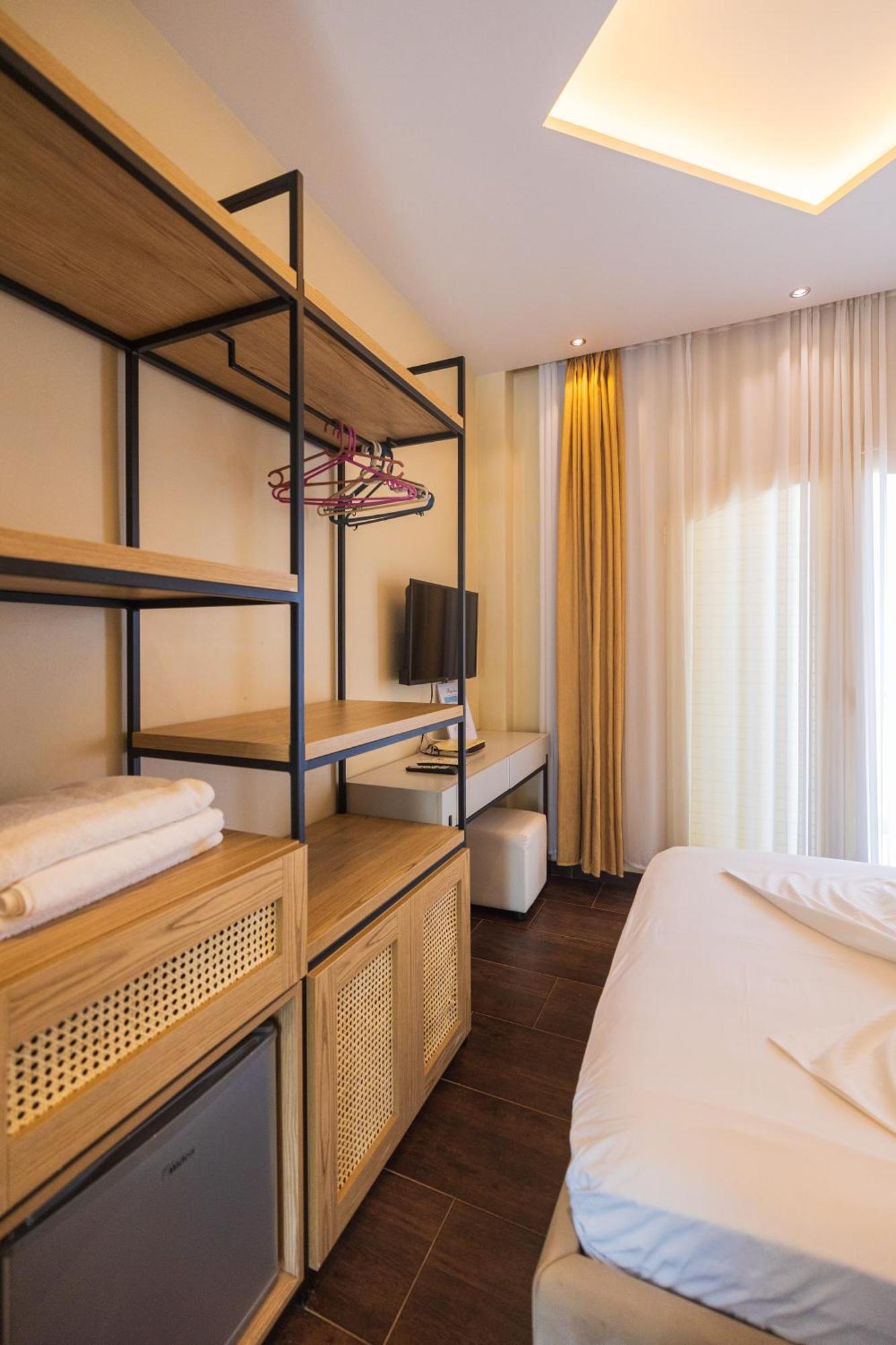 Royal Blue Hotel Дхерми Экстерьер фото